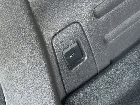 Used 2011 Ford Edge Limited w/ 302A Rapid Spec Order Code image 28