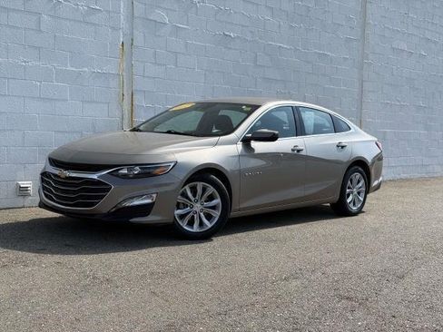 Used 2025 Chevrolet Malibu LT image 1