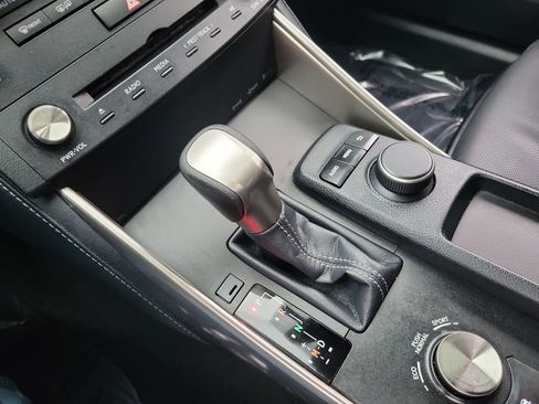 Used 2016 Lexus IS 200t image 29