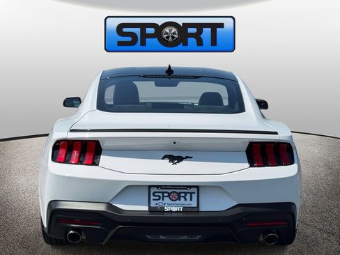 Used 2025 Ford Mustang Coupe RWD image 25