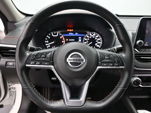 Used 2022 Nissan Altima 2.0 SR image 12