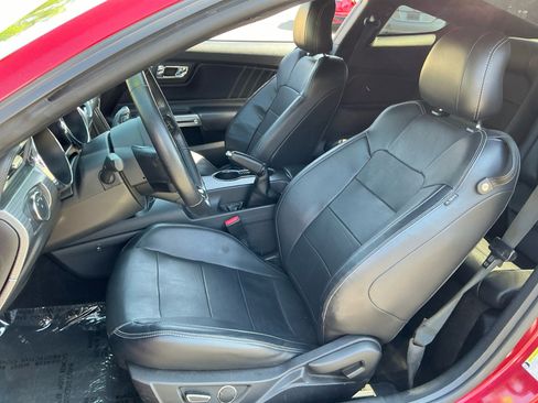 Used 2017 Ford Mustang GT Premium w/ GT Performance Package image 18