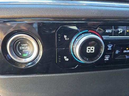 Used 2024 GMC Sierra 1500 Elevation w/ LPO, Elevation Black Package image 18