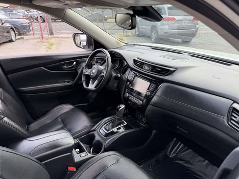 Used 2019 Nissan Rogue SL w/ Premium Package AWD/4WD image 14