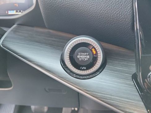 Used 2023 Jeep Wagoneer L Series III w/ Preferred Equipment Group image 27