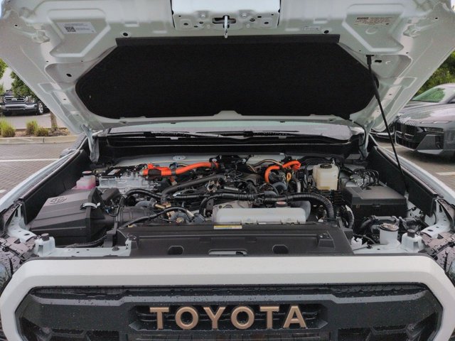 Used 2025 Toyota Tacoma 4x4 Double Cab Hybrid image 14
