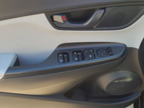 Used 2023 Hyundai Kona SEL image 12