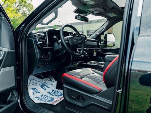 New 2025 Ford F250 Lariat w/ Lariat Ultimate Package image 24