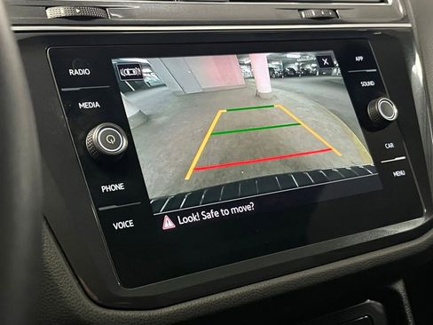 Used 2023 Volkswagen Tiguan SE R-Line image 29