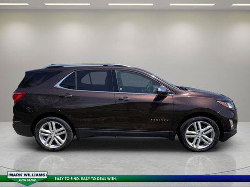 Used 2020 Chevrolet Equinox Premier AWD/4WD image 2
