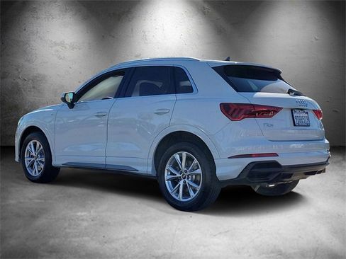 Used 2022 Audi Q3 2.0T Premium w/ Convenience Package image 4