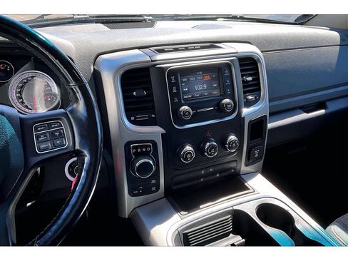 Used 2015 RAM 1500 Classic SLT w/ SLT Plus D←cor Group AWD/4WD image 6