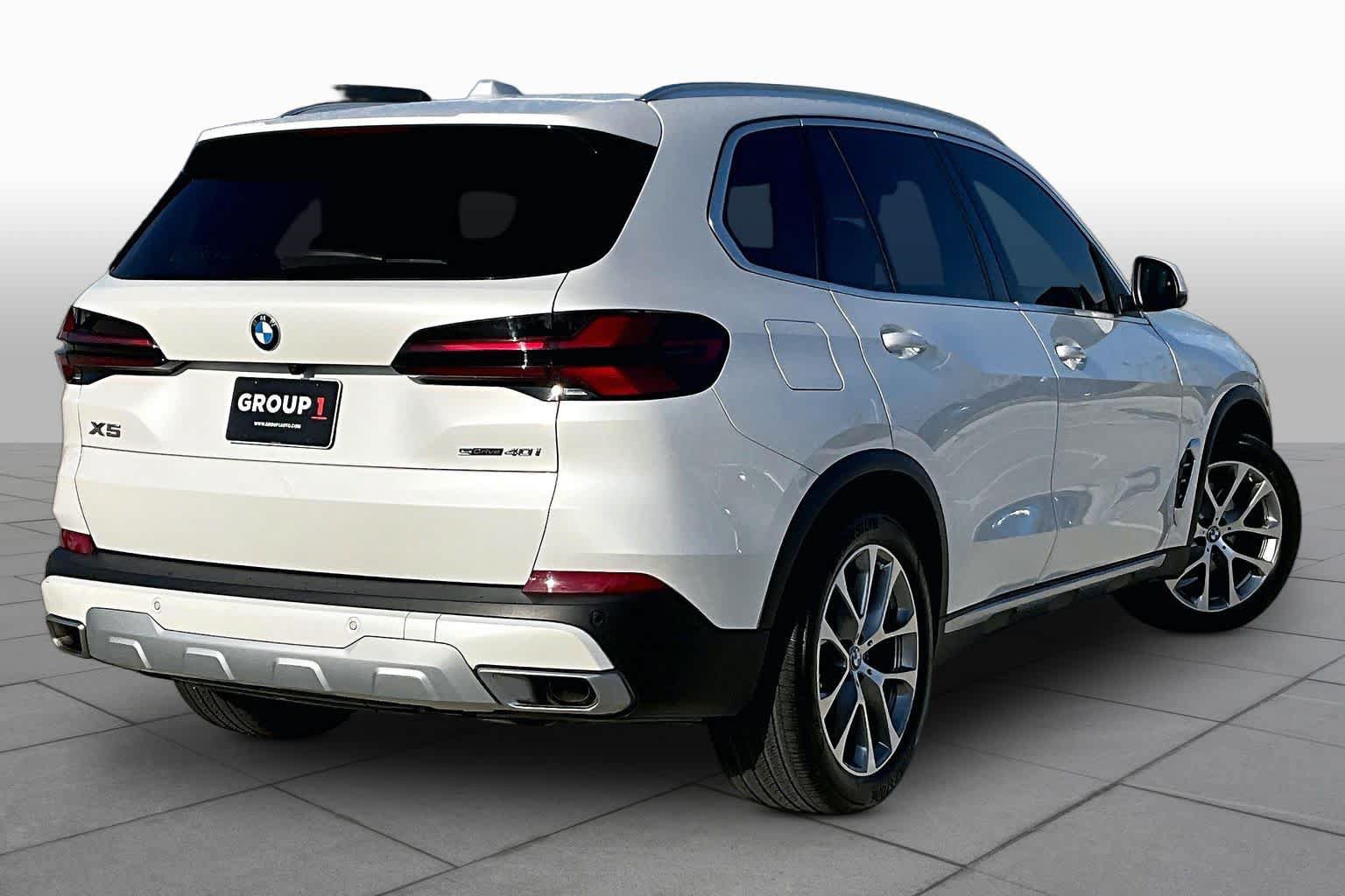 Used 2025 BMW X5 sDrive40i w/ Premium Package RWD image 12