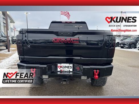 Used 2024 GMC Sierra 2500 AT4X image 10