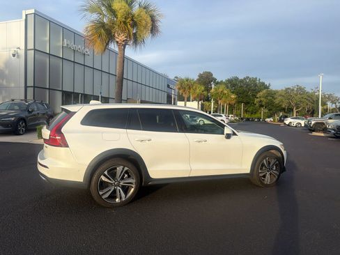 Used 2024 Volvo V60 B5 Cross Country Plus w/ Protection Package Premier AWD/4WD image 24