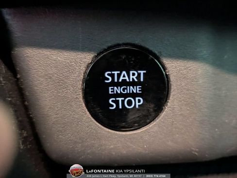 Used 2025 Nissan Rogue SV FWD image 21
