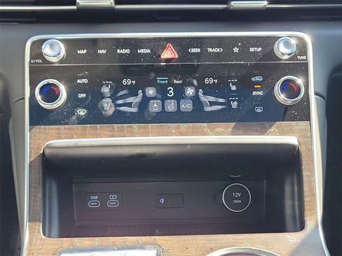 Used 2025 Genesis GV80 2.5T Prestige image 14