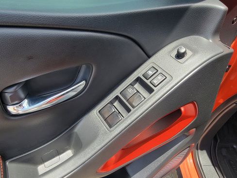 Used 2025 Nissan Frontier PRO-4X w/ Pro Convenience Package image 19