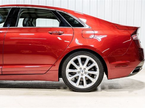 Used 2016 Lincoln MKZ w/ Equipment Group 200A Select FWD image 4