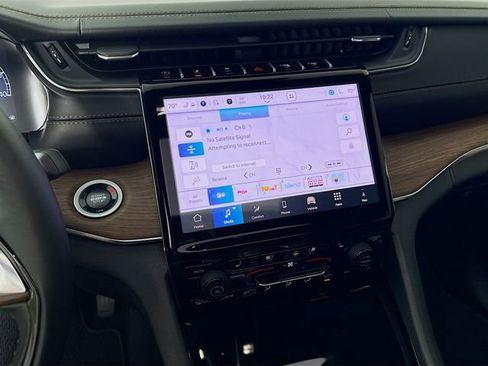 Used 2025 Jeep Grand Cherokee L Summit w/ Obsidian Package AWD/4WD image 15