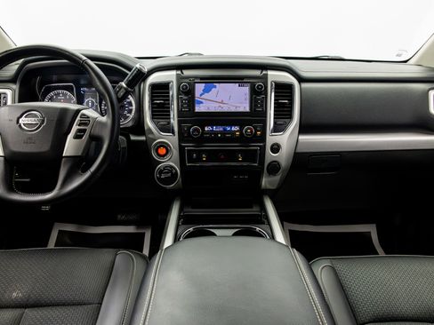 Used 2019 Nissan Titan PRO-4X image 38