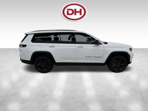 Used 2022 Jeep Grand Cherokee L Laredo AWD/4WD image 2