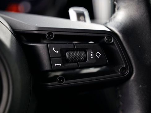 Used 2023 Porsche Macan Turbo image 37