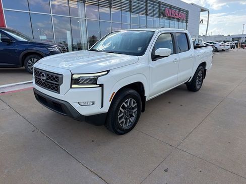 Used 2024 Nissan Frontier SL w/ Technology Package image 1