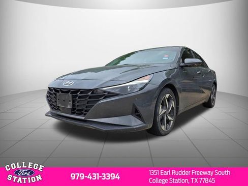 Used 2023 Hyundai Elantra SEL w/ Convenience Package FWD image 3