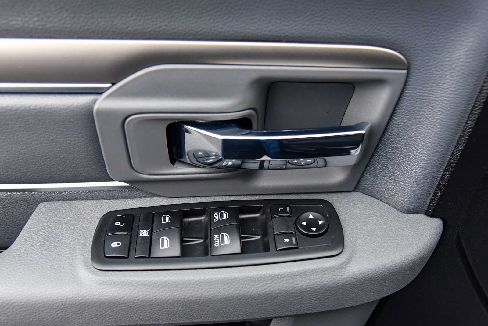 Used 2019 RAM 1500 Warlock AWD/4WD image 15