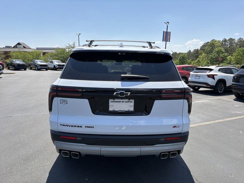 New 2026 Chevrolet Traverse Z71 w/ Enhanced Driving Package image 6