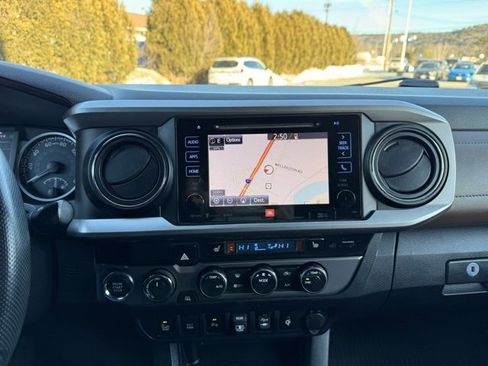 Used 2019 Toyota Tacoma Limited image 22