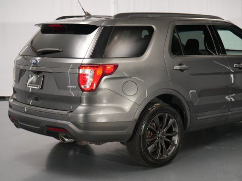 Used 2019 Ford Explorer XLT w/ Equipment Group 202A AWD/4WD image 14