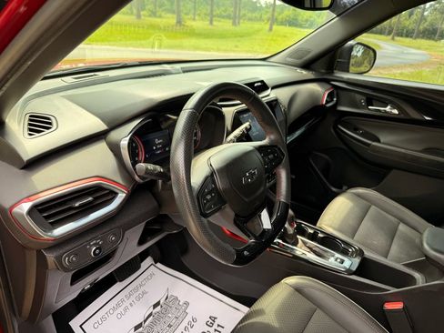Used 2021 Chevrolet TrailBlazer RS w/ Technology Package FWD image 13