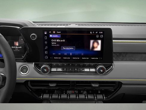 Certified 2024 Chevrolet Colorado ZR2 w/ Technology Package AWD/4WD image 19