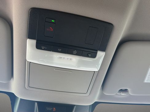 Used 2023 Nissan Rogue SV AWD/4WD image 35