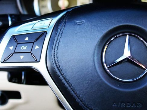 Used 2014 Mercedes-Benz SL 550 w/ Driver Assistance Package image 38