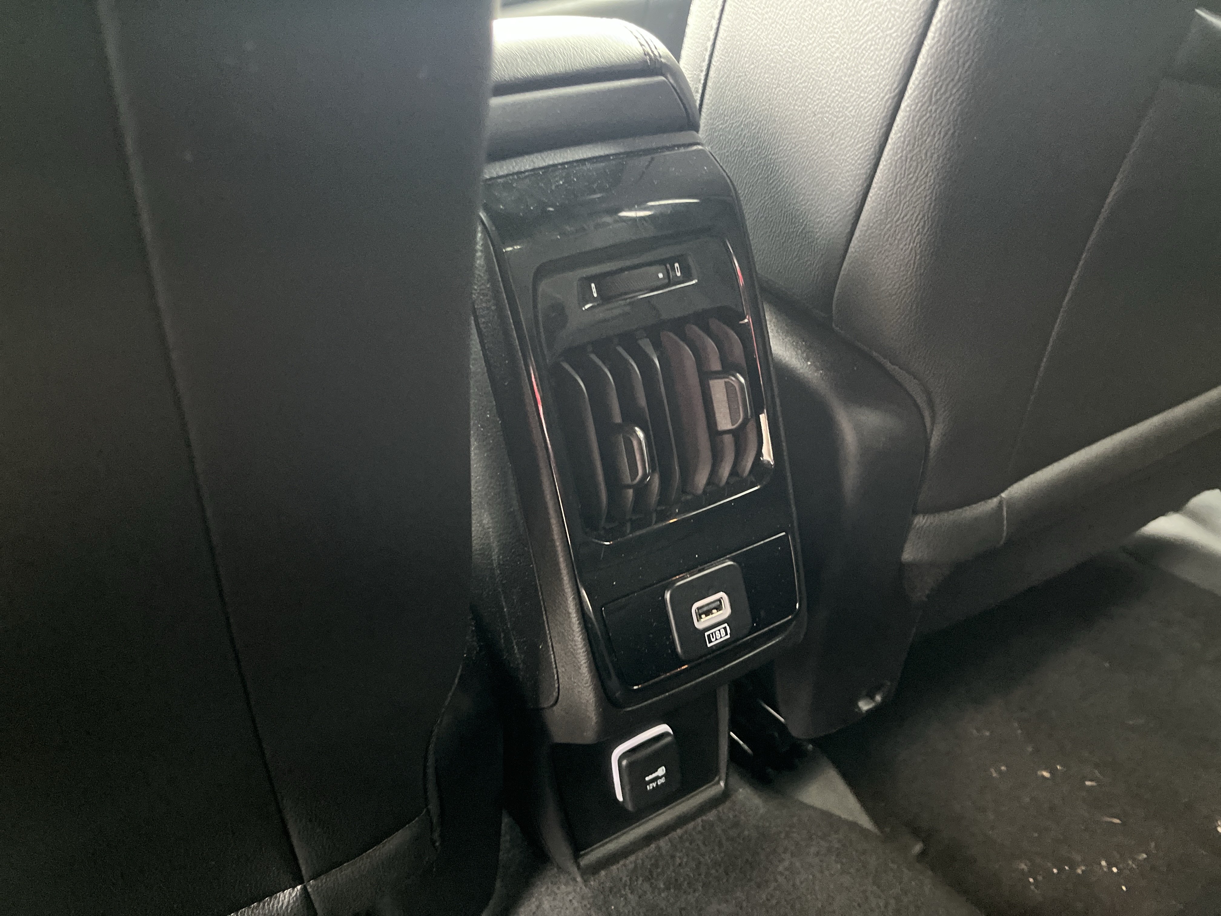 Used 2025 Jeep Compass Trailhawk AWD/4WD image 32