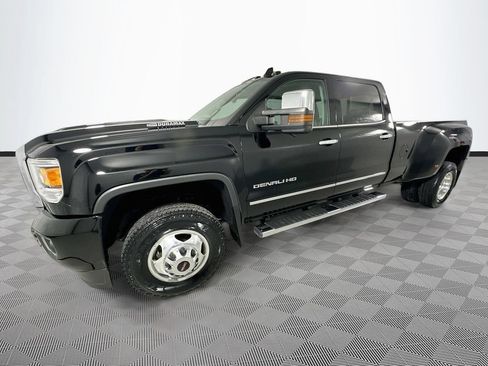 Used 2017 GMC Sierra 3500 Denali w/ Duramax Plus Package AWD/4WD image 4