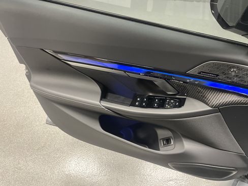 Used 2026 BMW M5 w/ Carbon Package AWD/4WD image 13