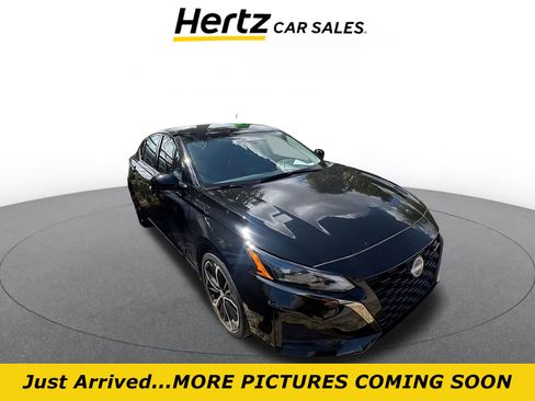 Used 2025 Nissan Altima 2.5 SR image 1