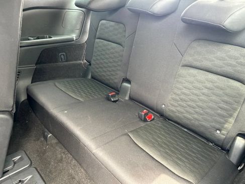 Used 2024 Nissan Pathfinder SV AWD/4WD image 12