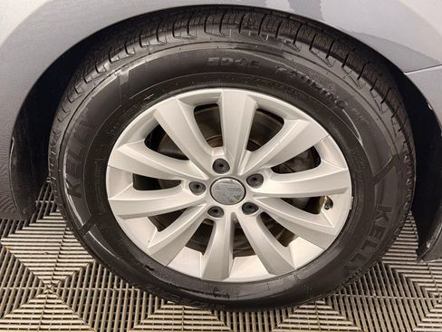 Used 2018 Volkswagen Beetle 2.0T S FWD image 15