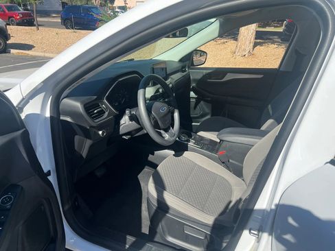 Used 2022 Ford Escape SE FWD image 8