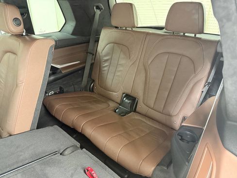Used 2019 BMW X7 xDrive40i w/ Premium Package AWD/4WD image 25