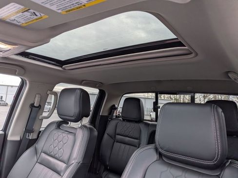 Certified 2024 Nissan Frontier SL w/ Technology Package image 25