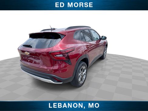 Certified 2025 Chevrolet Trax LT FWD image 8