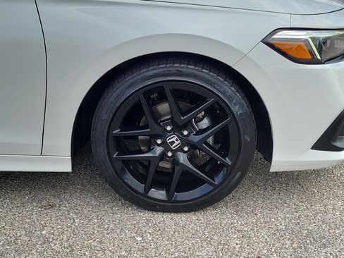 Used 2023 Honda Civic Sport image 7