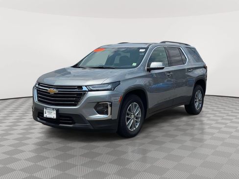 Used 2023 Chevrolet Traverse LT AWD/4WD image 3