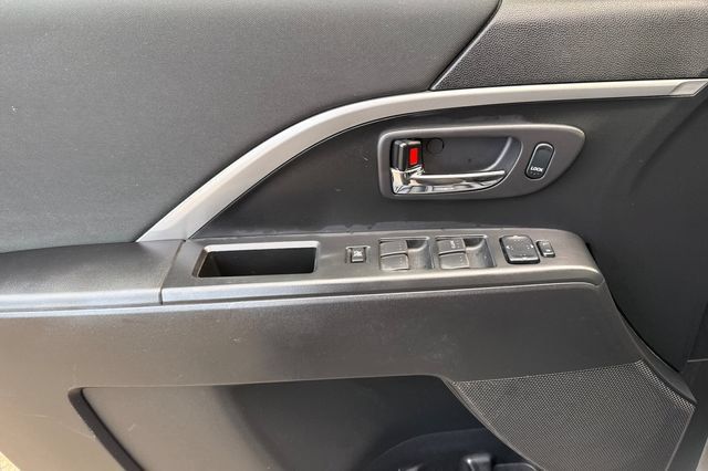 Used 2015 MAZDA MAZDA5 Sport FWD image 13